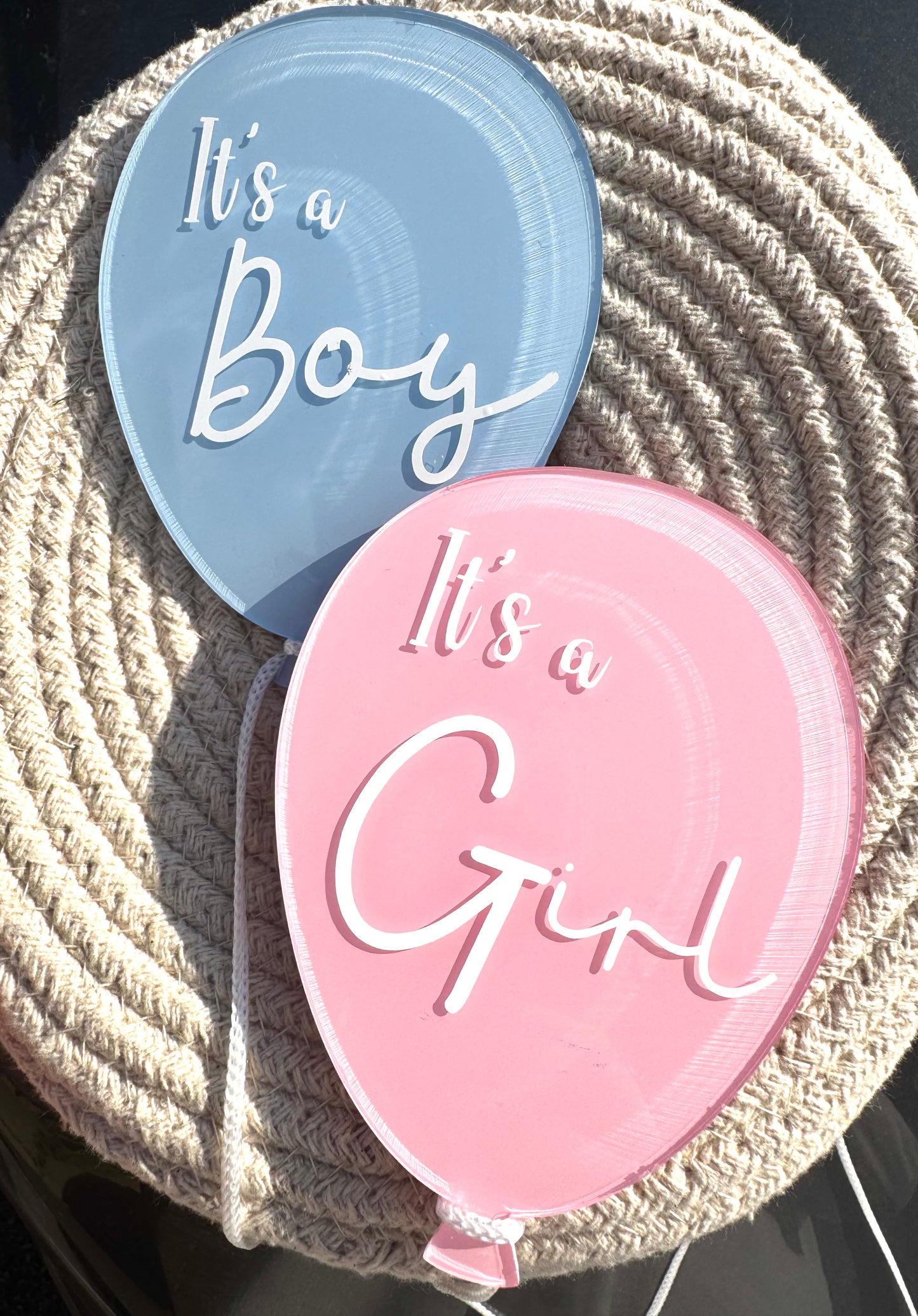 Baby Plaque - large ‘It’s a ?’ Balloon plaque